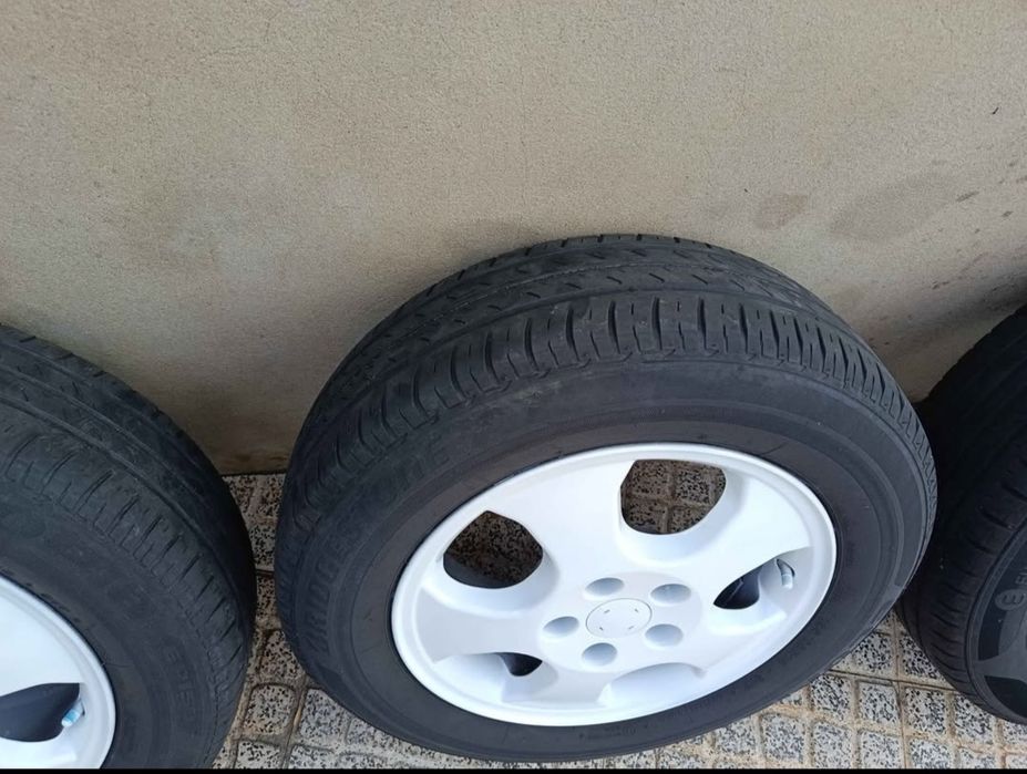 Jantes especiais brancas R15 5 furos