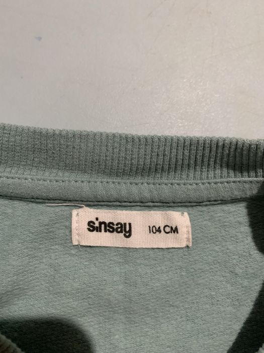 Джинси і светр для дівчинки