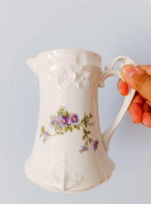Leiteira em Porcelana