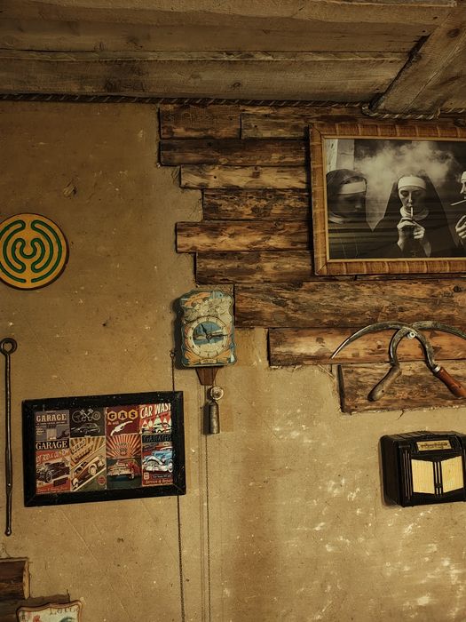 Настінний годинник типу "ходики" . 49років...