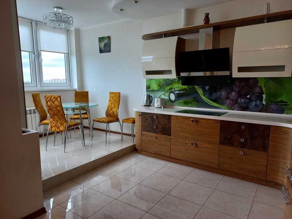 Чайка Киево-святошинский  Печерская 2 аренда 2 ком 80 м.цена 17000 грн