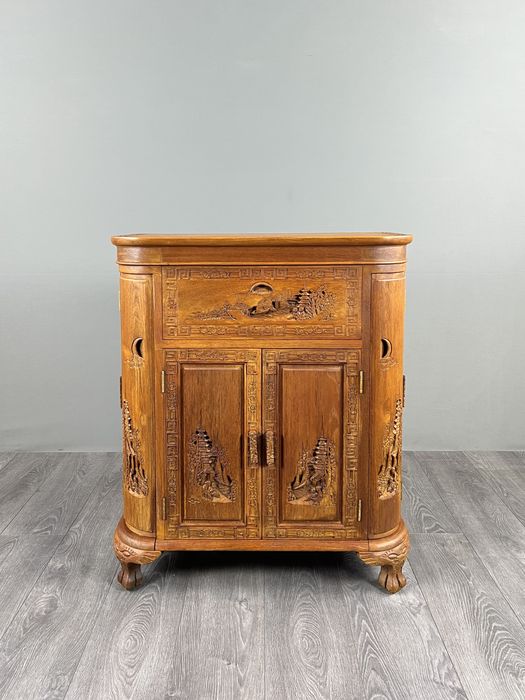 Вінтажний бар в стилі Шинуазрі