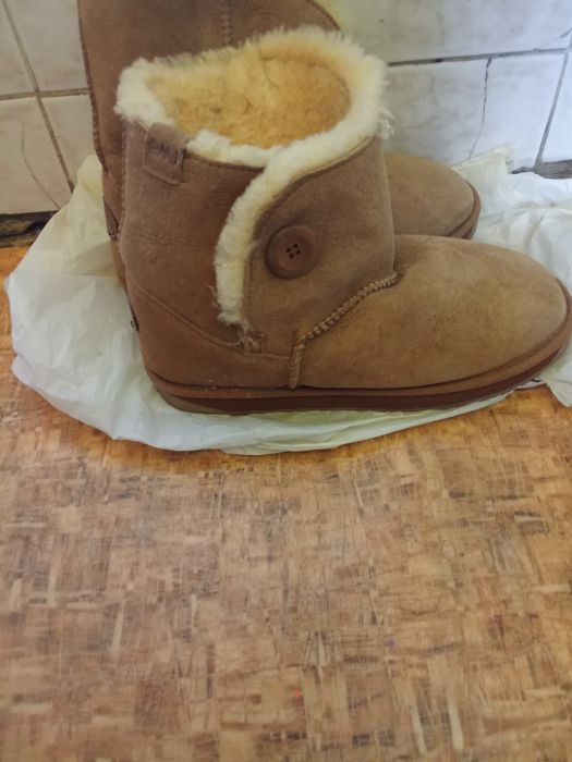 Продам угги женские