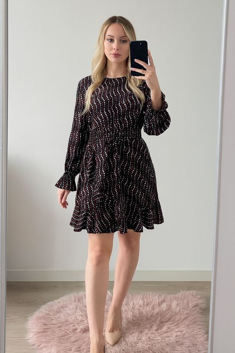 Elegancka sukienka z długim rękawem, 36