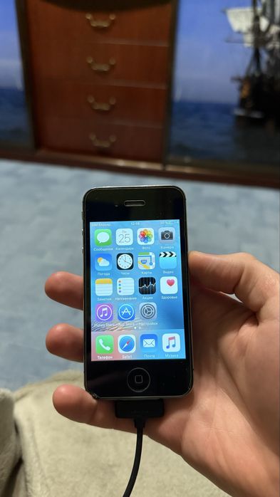 Продам Iphone 4S