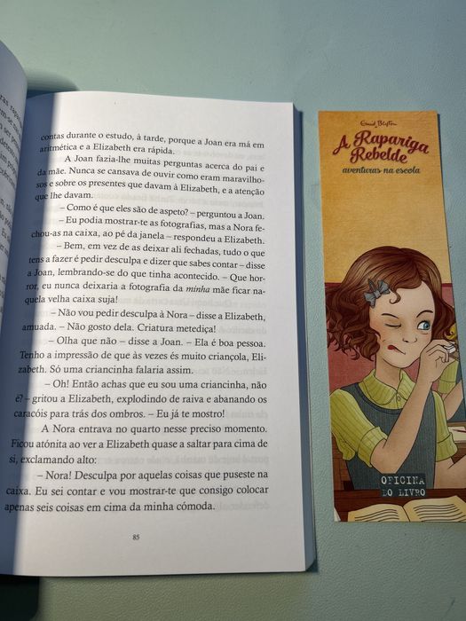 Livro A rapariga rebelde- aventuras na escola