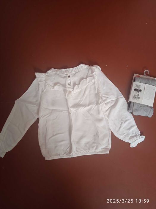 Білосніжна блузка на дівчинку 98р