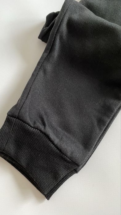 Штани чорні спортивні