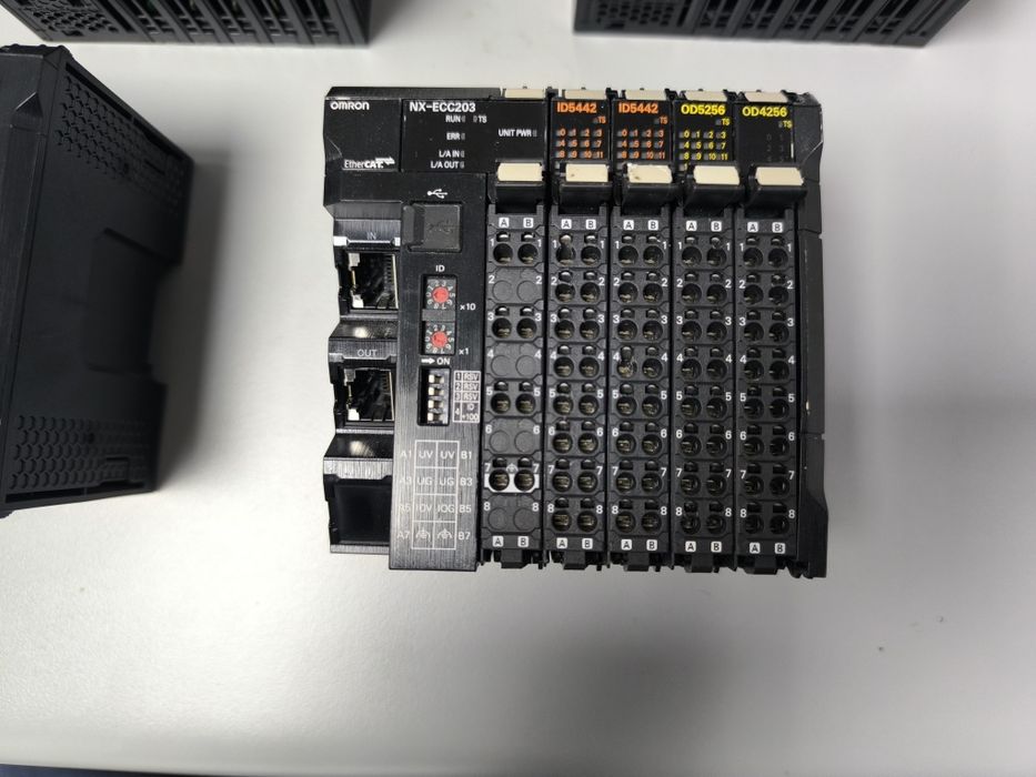 Material automação OMRON