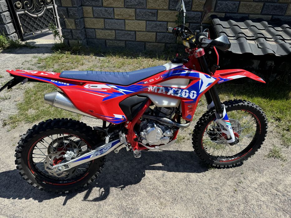 Продам кові макс 300 стан новий