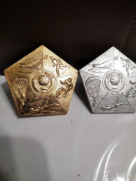 памятные значки для всех