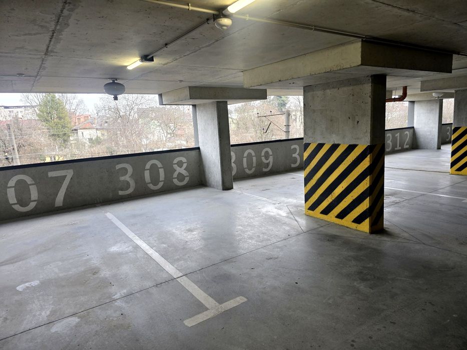 Вул.Кульпарківська 93 парус сіті