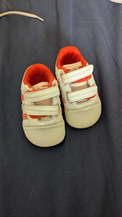 Vendo sapatinhos de bebe