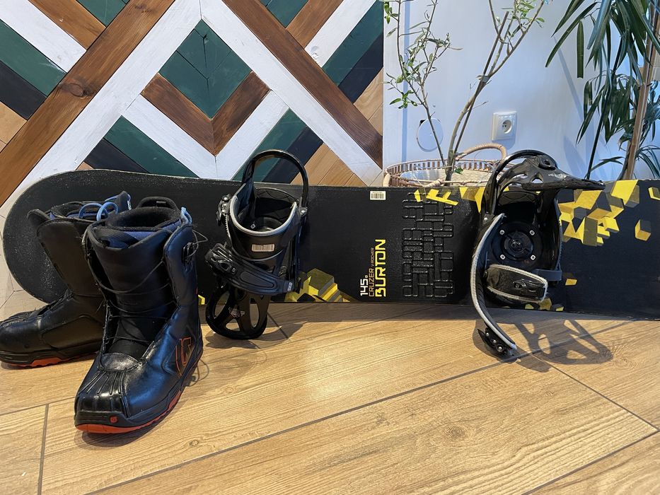 Komplet deska snowboardowa, buty i wiązania Burton