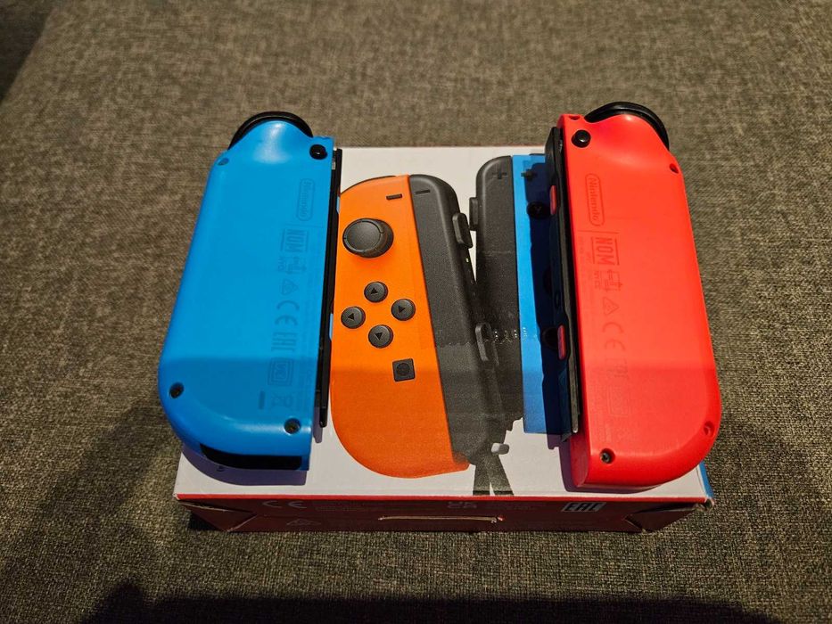 Joycony Nintendo Switch para czerwony z niebieskim