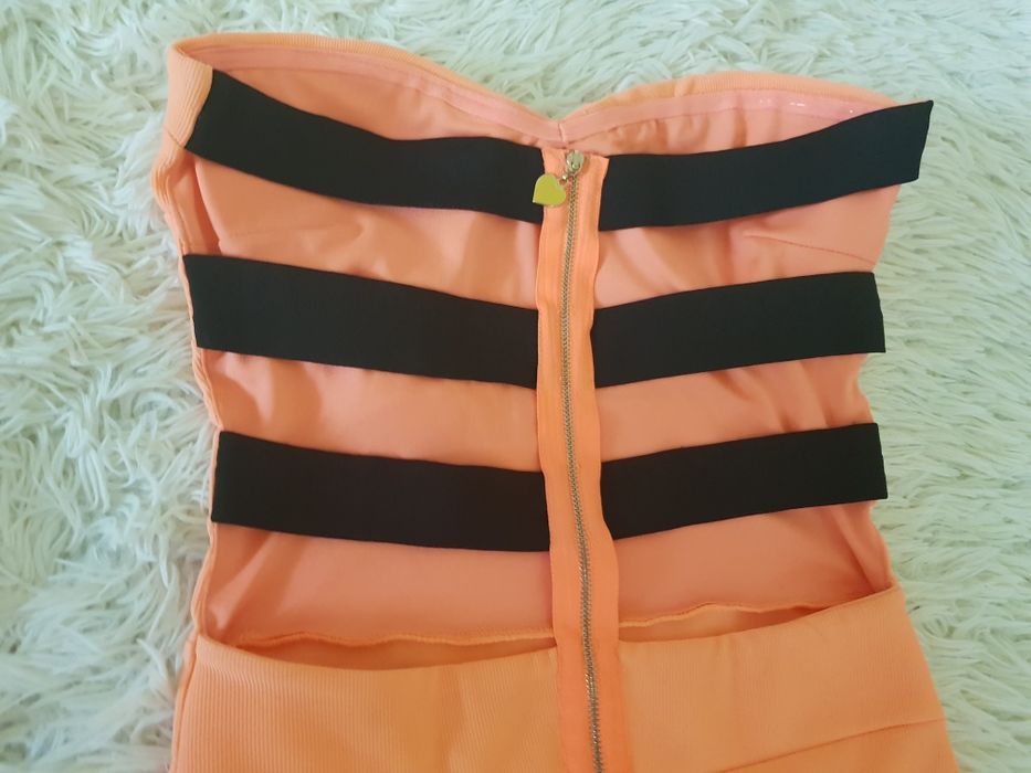 Стильное платье р s