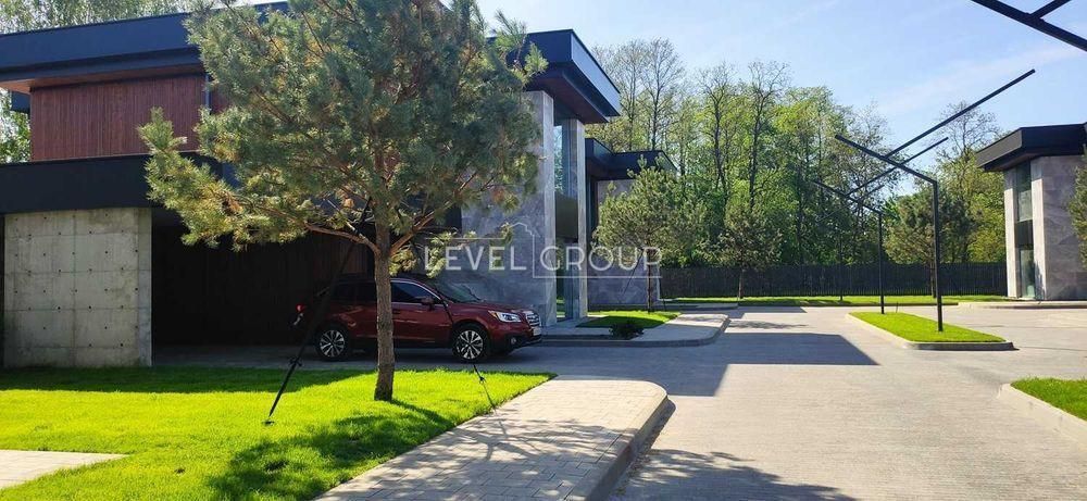 Продаж будинку у клубному містечку. Романків!