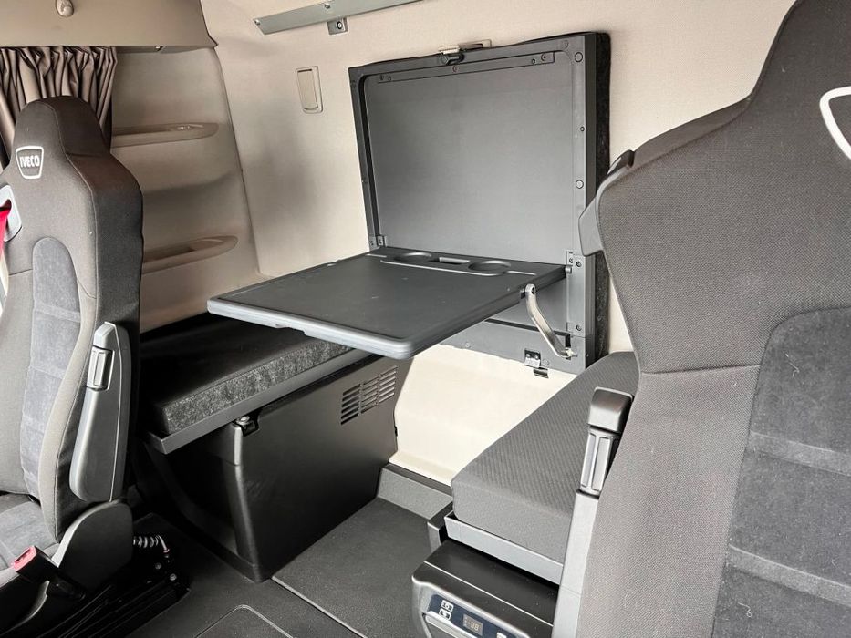 Dywaniki Maty IVECO SALONKA Materiał Eko Skóra Pikowana
