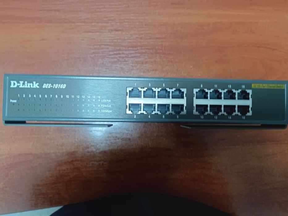 Продам коммутатор D-Link DES-1016D