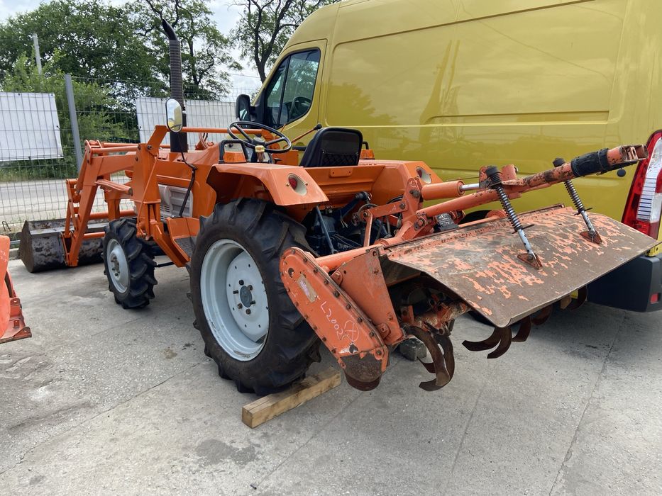 Міні трактор Японський Kubota L2002 з куном та фрезою