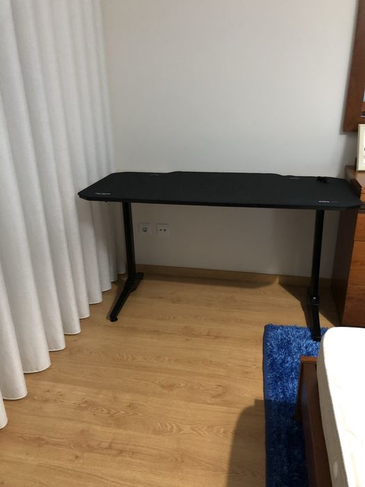 Vendo Setup Gaming Completo em excelente estado (PC/Monitor/PS4/Mesa)