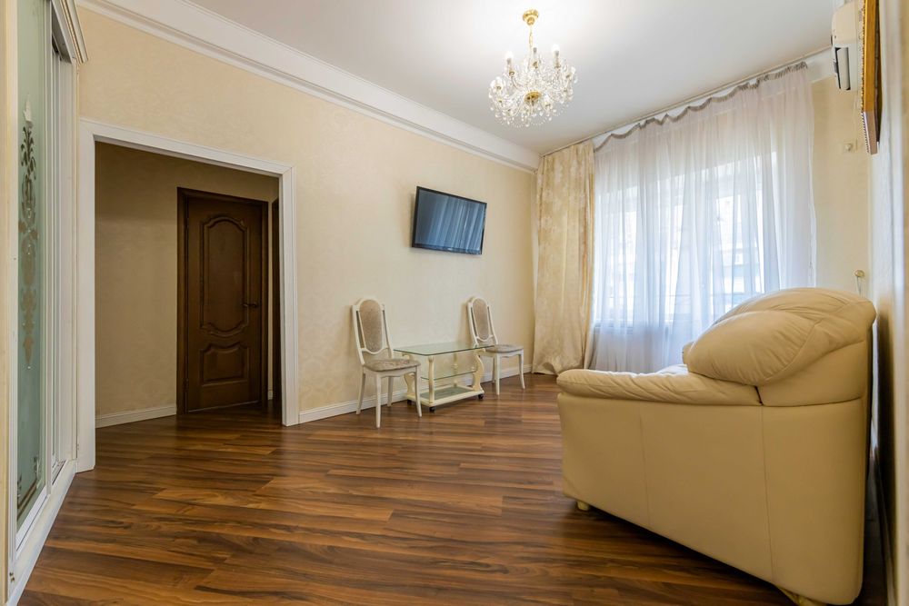 3 комнатные апартаменты в центре, ул Большая Васильковская, 114