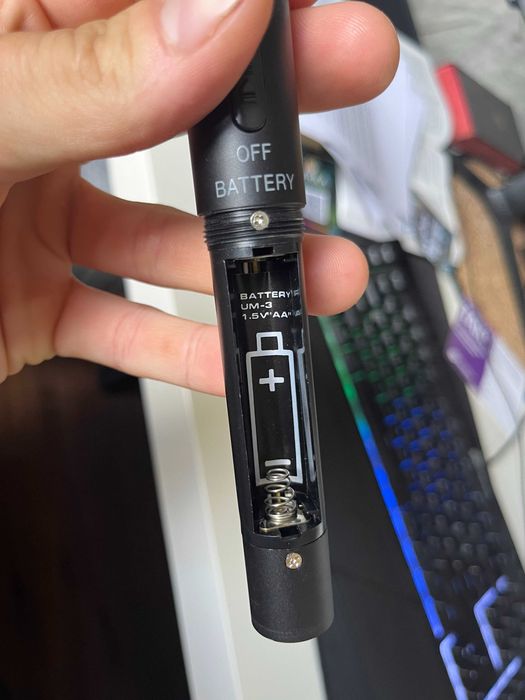 Zasilany bateryjnie adapter do mikrofonu