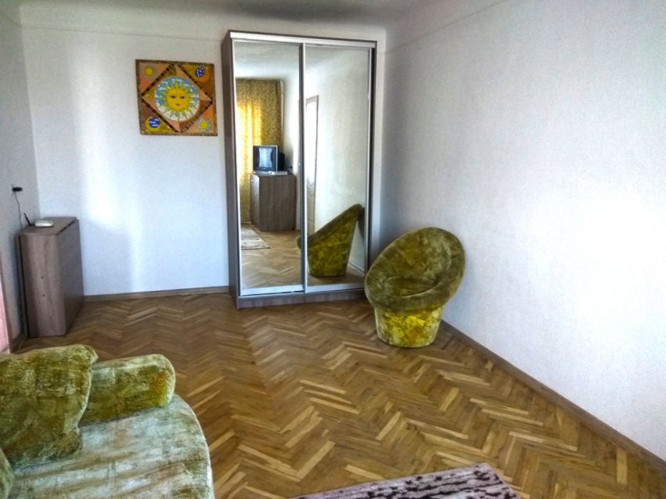 Квартира подобово,  2-кімнатна, Голосіївський район, Інститут раку