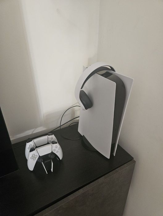 Sony PlayStation 5 1 TB + Auscultadores
Em bom estado (usada).
Estamos localizados em Figueira da Foz.