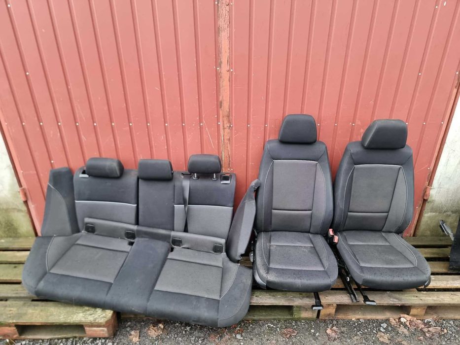 BMW e87 siedzenia fotele boczki europa komplet