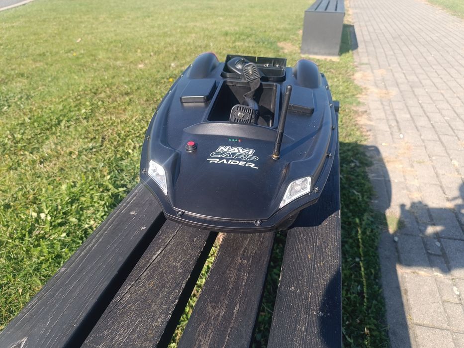 Łódka zanętowa Navi Carp Rider