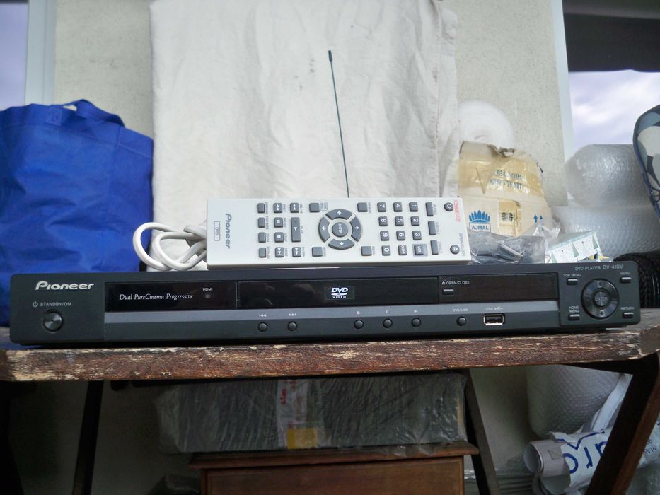 odtwarzacz DVD Pioneer DV-410, pilot, z USB i HDMI