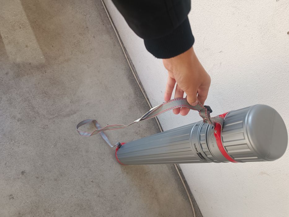 Porta-posters de plástico com alça