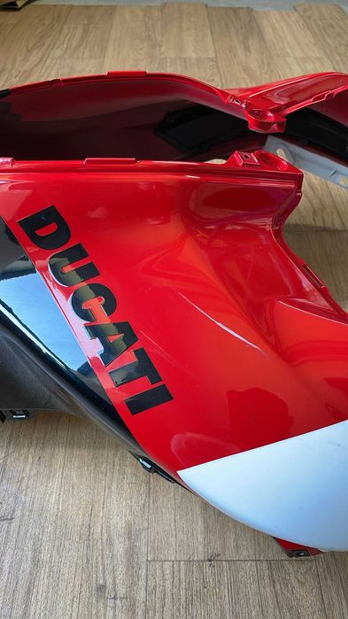 CARENAGEM TANQUE DE COMBUSTIVEL PARA DUCATI MULTISTRADA V4 PIKES PEAK