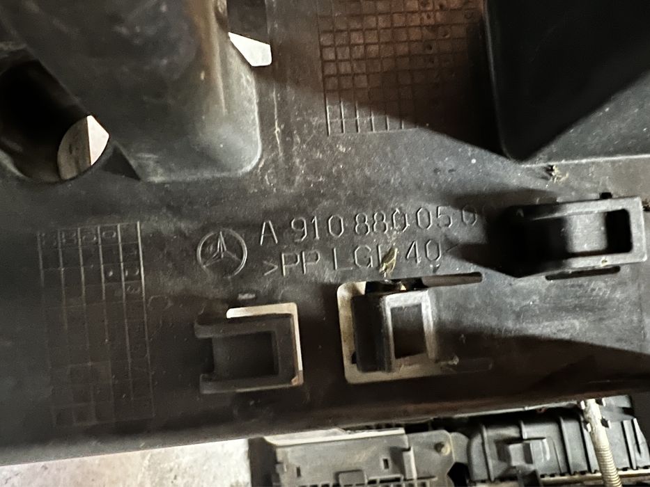 Телевизор установочная панель Mercedes Sprinter W910