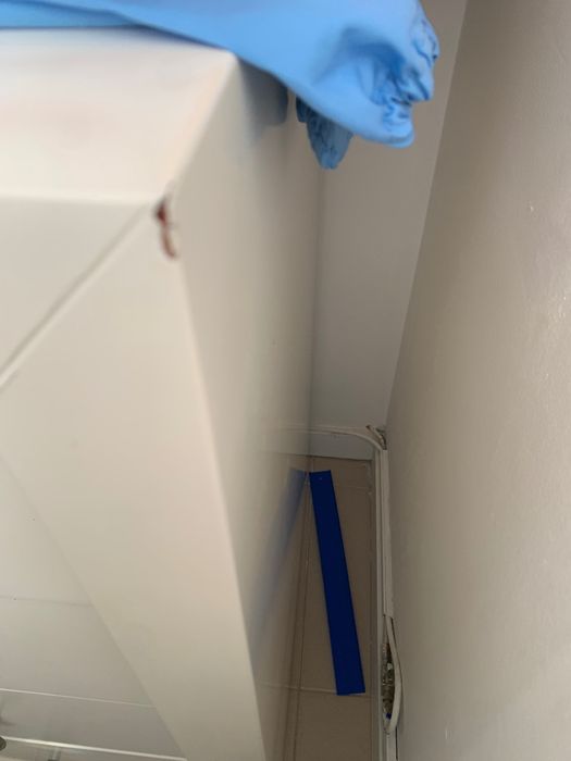 Cómoda branca em bom estado