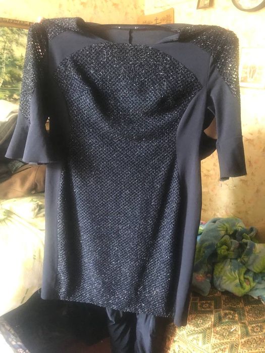 Платье з сеточкой на руках