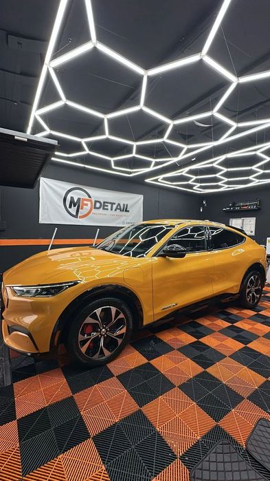 Ford Mustang Mach-E AWD PREMIUM