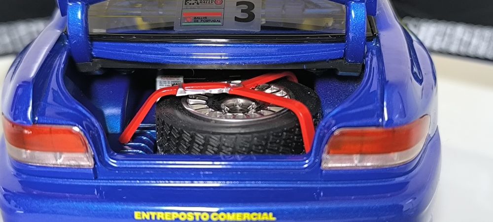 1/18 Sunstar Subaru Impreza WRC S6 Rali Portugal 2000