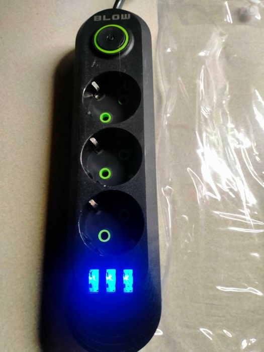Przedłużacz-3xUSB - 3xGniazda 230v- 2m dł.