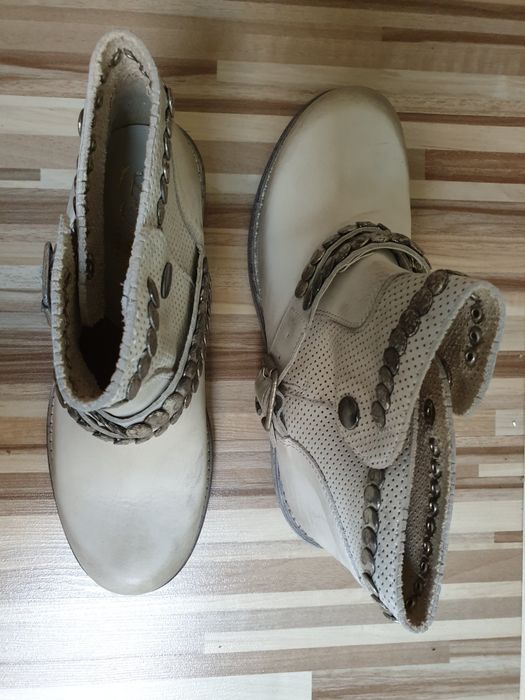 Botki kozaki skóra ćwieki  36  449 zł