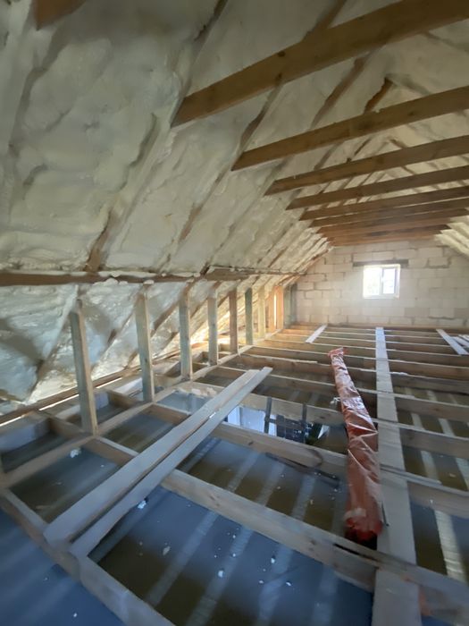 Утеплення піною. пінополіуретаном. ППУ. Поліуретаном. Ангарів