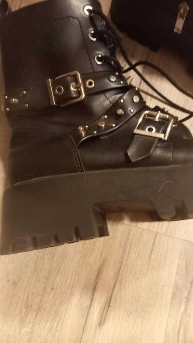 Botas cor preta 39