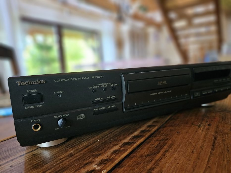 Odtwarzacz CD Technics SL PG590