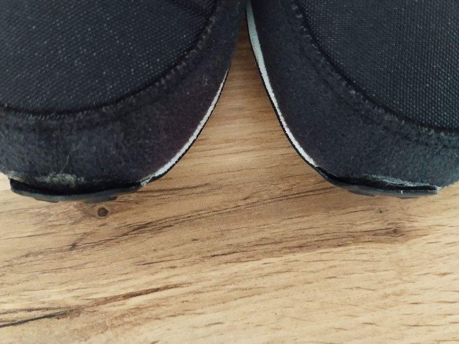 Кросівки Adidas.