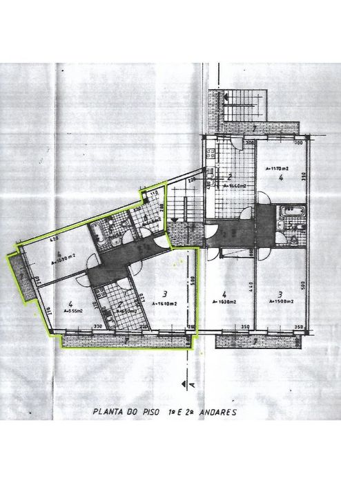 Apartamento T2 remodelado, com varanda e sótão. Centro da cidade.