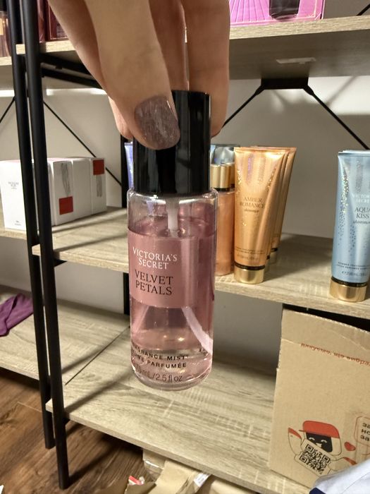 Косметика victoria's secret оригінал з невеликими дефектами