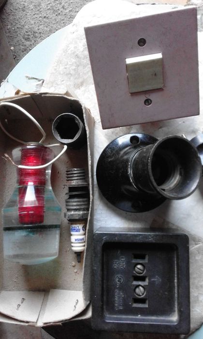 Патрон .Розетка .  Маска сварщика. В\помпа2105.Переключатель дрели