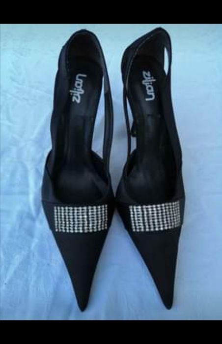 Sapatos de Marca Tamanho 39 Novos