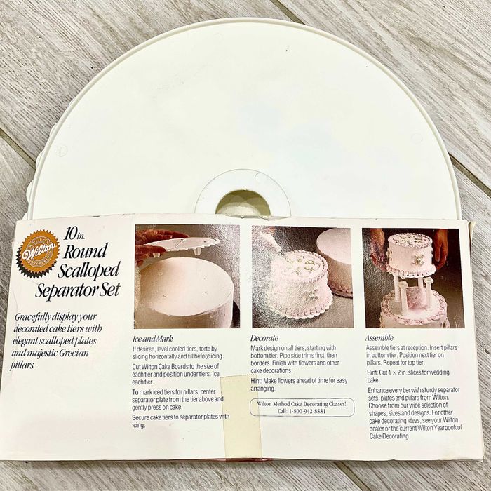 Багаторівнева декоративна підставка для торта, пластикова (Wilton)